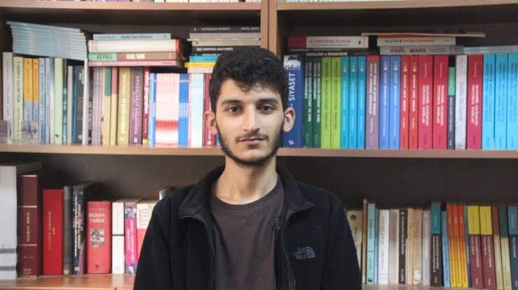 ytunocontext1's tweet photo. 24 Ocak’ta gözaltına alınıp tutuklanan YTÜ Harita Mühendisliği öğrencisi Adnan Özcan, Sincan Yüksek Güvenlikli Cezaevinde açlık grevine başladı. https://t.co/77P4cTicL8