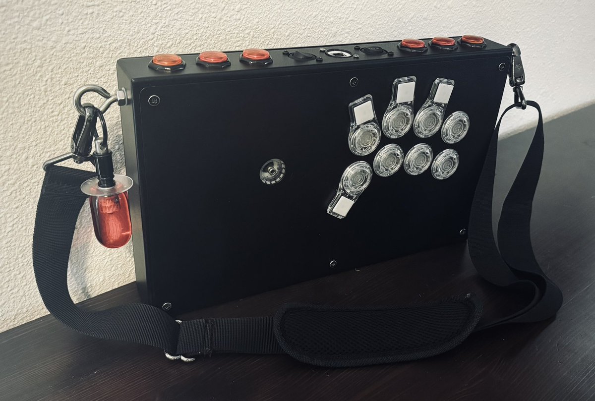 GOREV3RSE (@gorev3rse) on Twitter photo • <a href="/AllFightSticks/">AllFightSticks 🕹️</a> 14” enclosure
-Korean noir faceplate
•<a href="/hitboxarcade/">Hit Box Arcade</a>
-30mm combo button
-Combo extension button
•samduksa/crown
-Knee lever neo
-<a href="/PhreakMods/">Phreak</a> ls-32 QR shaft
-25st grommet
•<a href="/Gamer_Finger/">GamerFinger</a>
-24mm buttons • <a href="/AllFightSticks/">AllFightSticks 🕹️</a> 14” enclosure
-Korean noir faceplate
•<a href="/hitboxarcade/">Hit Box Arcade</a>
-30mm combo button
-Combo extension button
•samduksa/crown
-Knee lever neo
-<a href="/PhreakMods/">Phreak</a> ls-32 QR shaft
-25st grommet
•<a href="/Gamer_Finger/">GamerFinger</a>
-24mm buttons