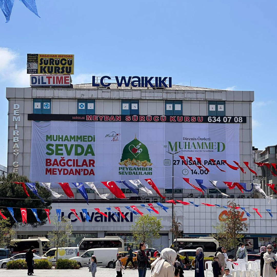 27 Nisan Pazar, saat 14.00’te Bağcılar Meydanı’nda Mevlid-i Nebi buluşmamıza davetlisiniz. 
Şehrin dört bir yanında afişlerimizle çağrımızı duyurduk.
 Hep birlikte olalım! 🌙 
#MevlidiNebi #BağcılarMeydanı