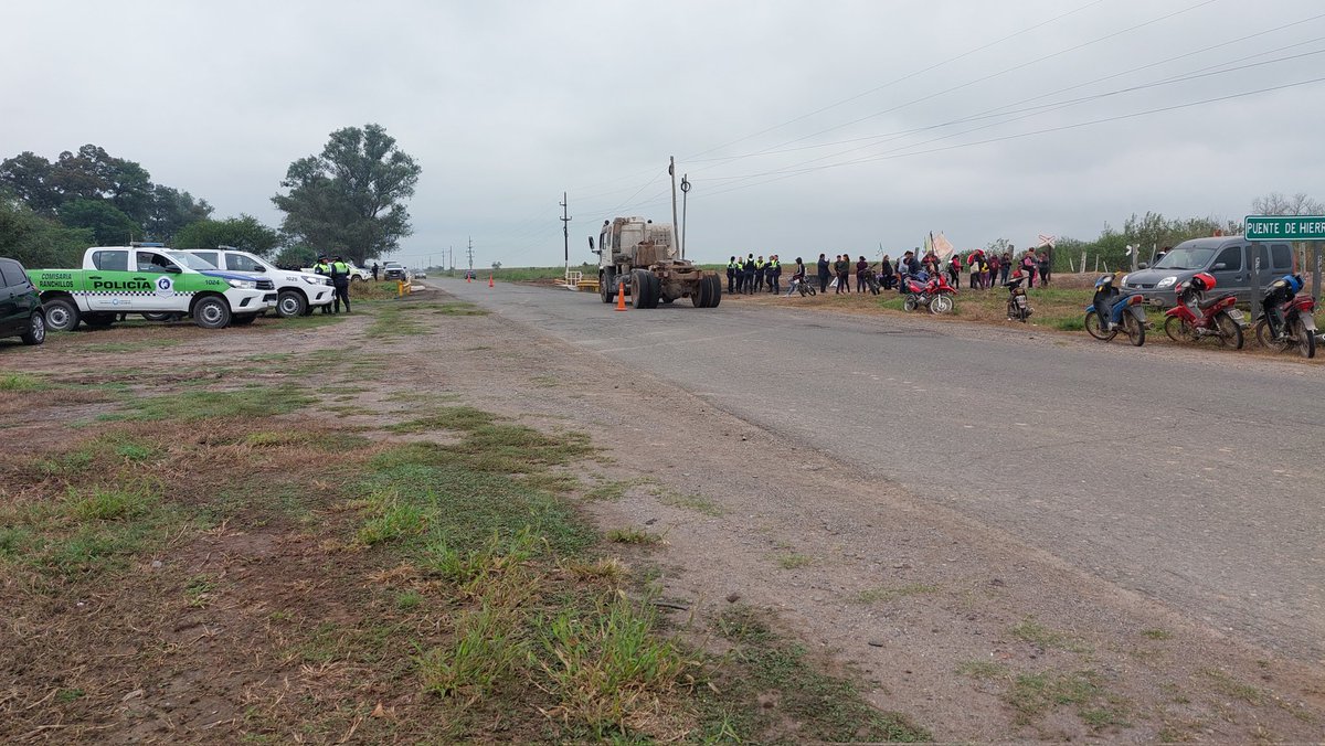 EN LA JORNADA HOY JUEVES 24/ NUESTROS COMPAÑEROS Y COMPAÑERAS  REALIZARON UNA MEDIDA DE FUERZA EN LAS RUTAS TUCUMÁNAS  POR LAS FALTAS DE PROMESA POR PARTE DEL GOBIERNO PROVINCIAL DE TUCUMÁN..