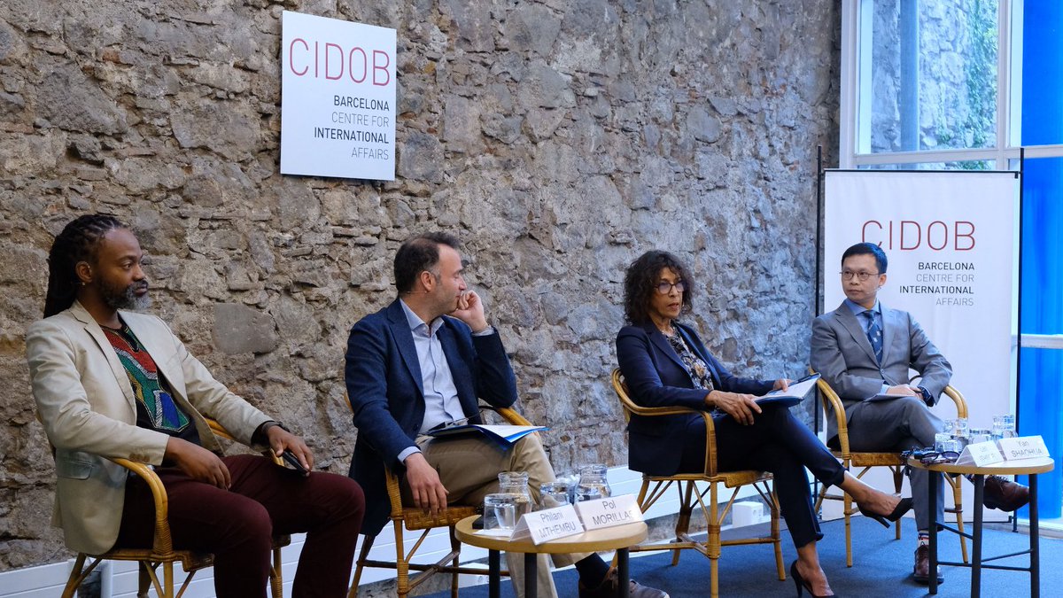 Cristina Serrano (@crisserranog) on Twitter photo El Sud Global no considera la guerra d’Ucraïna un punt d’inflexió en un ordre internacional que ja percebia com a decadent i injust. S’aproxima al conflicte des de perspectives diferents, que avui hem analitzat al CIDOB amb <a href="/LenIshmael/">Len Ishmael</a>, <a href="/sinoeuropa/">Shaohua Yan</a>, <a href="/M_Philani/">Philani Mthembu</a> i <a href="/polmorillas/">Pol Morillas</a> El Sud Global no considera la guerra d’Ucraïna un punt d’inflexió en un ordre internacional que ja percebia com a decadent i injust. S’aproxima al conflicte des de perspectives diferents, que avui hem analitzat al CIDOB amb <a href="/LenIshmael/">Len Ishmael</a>, <a href="/sinoeuropa/">Shaohua Yan</a>, <a href="/M_Philani/">Philani Mthembu</a> i <a href="/polmorillas/">Pol Morillas</a>