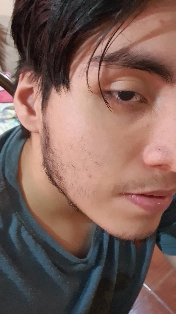 Aprovecho para este medio-facereveal

Pa' preguntar, ¿me dejo la barba o me la quito ya de yayayaya?
