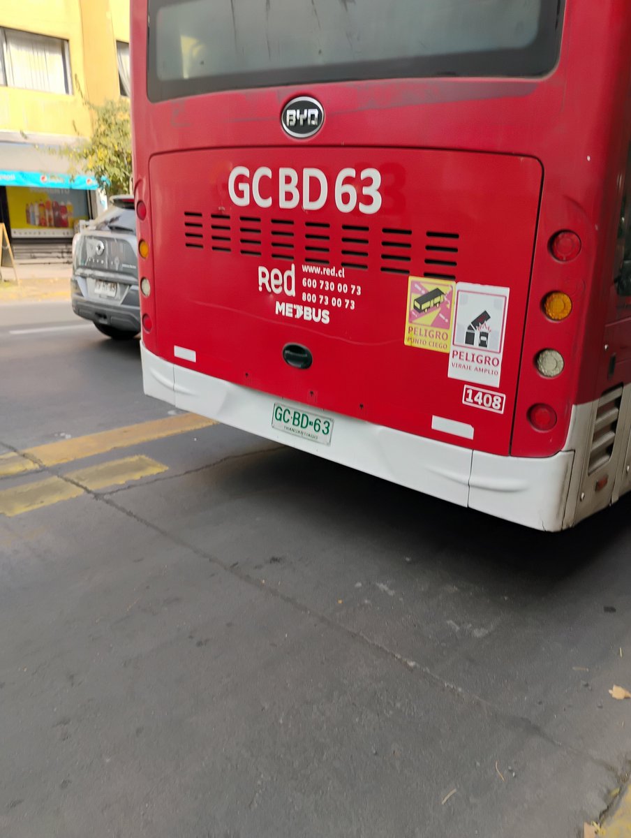 veroniquecast's tweet photo. @Red_Movilidad pasada las 12m de hoy una unidad 504 recogió a una sra en el paradero del parque Inés de Suárez, arrancó bruscamente y ella sin haber pasado el torniquete, el movimiento la hizo pasar a la fuerza,se golpeó con el mismo,el chófer ni se inmutó
La sra lloró del dolor https://t.co/X41362OB6L