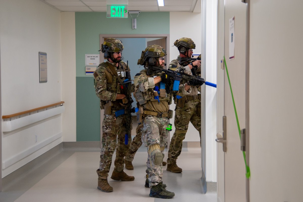 FBISanDiego's tweet image. Training is the cornerstone of successful operations. It&apos;s not just about individual skill- it&apos;s about working together and ensuring everyone is prepared to respond with confidence in yourself and your team. Strong training, strong operations. #FBISanDiego