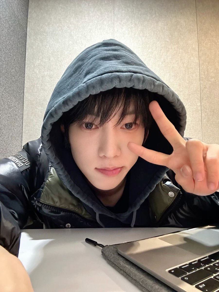 straywonie's tweet image. hello from me & kammy ✌🏻
#앰퍼샌드원 #AMPERSANDONE
#ANDEAR #캠든
#KAMDEN #ANDRSD
#AndearSelcaDay @_AMPERSANDONE_