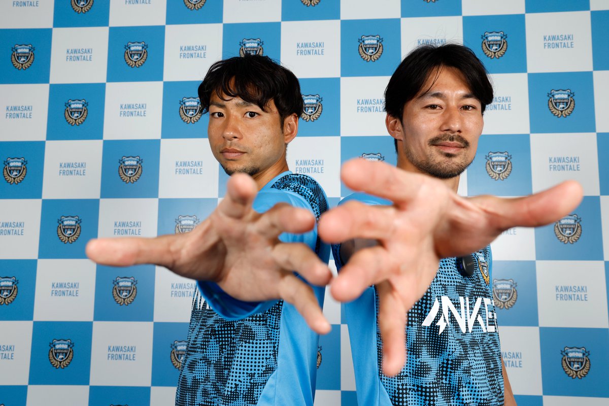 EG_spy's tweet photo. 📢キャンペーン終了まであと5日！
いまなら #川崎フロンターレ版 が2カ月無料🆓

https://t.co/aMO6OorDCi

最新号では #小林悠 と #家長昭博 の対談（なんと初！）を掲載。
“青覇”への思い、お互いに期待することなどを聞きました。決戦を前にぜひご覧ください🐬

#frontale https://t.co/AUdkRD7TR1
