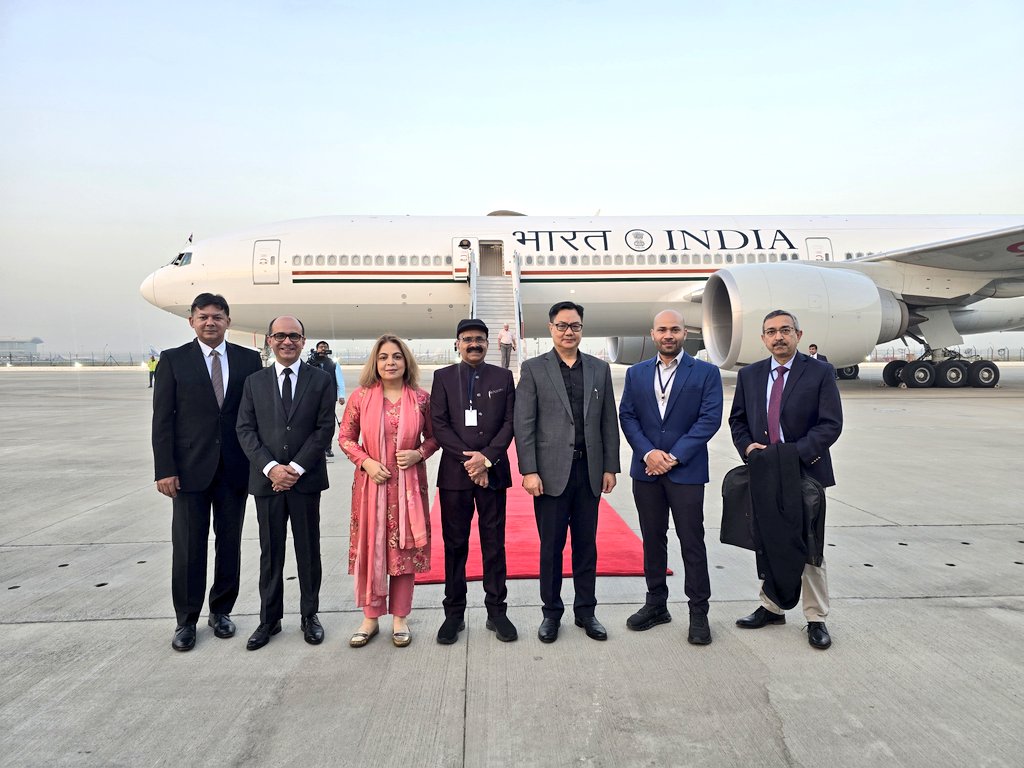 KirenRijiju's tweet photo. Leaving for Rome (Vatican City) with Hon'ble President Smt Droupadi Murmu Ji to attend the State Funeral of His Holiness Pope Francis and offer condolences on behalf of the Govt and people of India. MoS @GeorgekurianBjp &amp; Dy. Speaker of Goa @Joshua_De_Souza in the delegation. https://t.co/96g28HGXwy