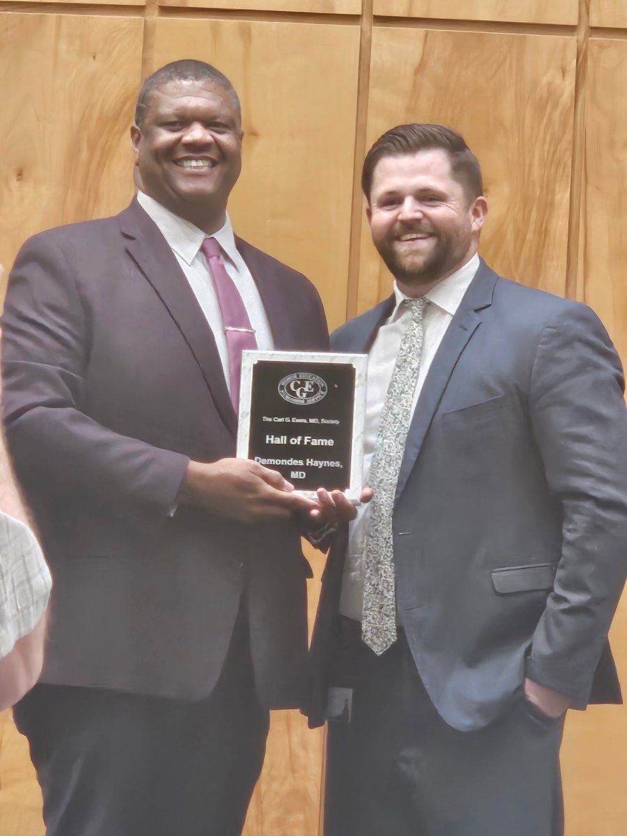 UMMCAdmitMD's tweet image. Congratulations to Dr. Haynes on receiving the Hall of Fame Award and the Basic Science Professor of the Year Award and for being chosen by second-year students as having the best respiratory block of the year! Great job, Dr. Haynes!