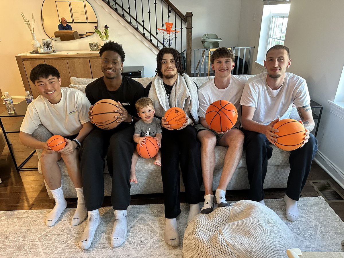 George Halcovage III (@coachgh3) on Twitter photo Great night hanging with the guys & big shout out to Lizzy Halcovage for the awesome meal!  Collin loved getting up shots with his Uncles ๐ค๐ผ๐ !!! Great night hanging with the guys & big shout out to Lizzy Halcovage for the awesome meal!  Collin loved getting up shots with his Uncles ๐ค๐ผ๐ !!!