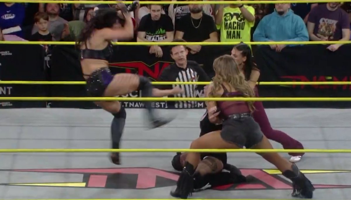 TheEWZine's tweet image. #FatalInfluence @Jazmyn_nyx_wwe @FallonHenleyWWE @jacyjaynewwe triple teaming on @WeAreRosemary !

But the Angel of the Ring @XiaBrookside and @TheLeiYingLee rush out to make the save.
#TNAImpact