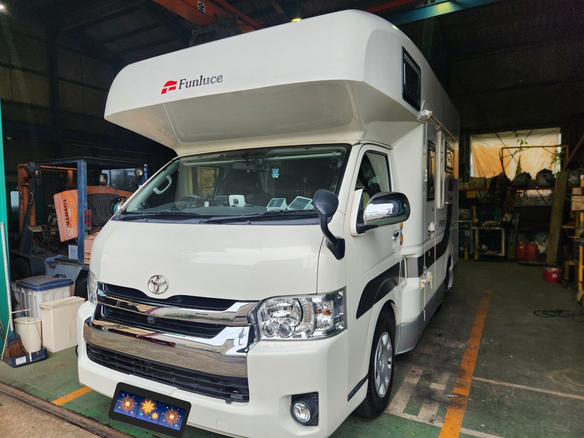 ytb_rv's tweet photo. 光触媒コーティングのご利用誠にありがとうございます❗
コーティング施工の前に手洗い洗車でしっかりと汚れを落とし綺麗になったボディーに光触媒をコーティングしていきます✨️
汚れや水垢が付きづらくなり、愛車の輝きを長く保ちます
連休前に是非！
ご予約はHP予約サイトより承っております！ https://t.co/L9mRktURkm
