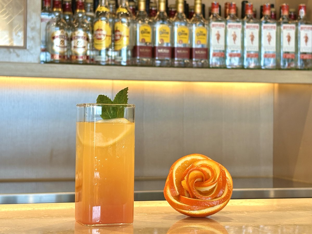 🥗🍹#CEAir meals are ready -- fresh, tasty, and healthy! Which one would you like to try?