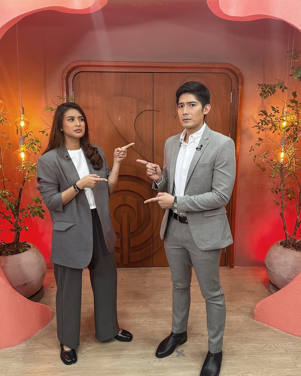 TWIN... WHERE HAVE YOU BEEN?! 😎👉👉 Gabbi Garcia and Robi Domingo are ...