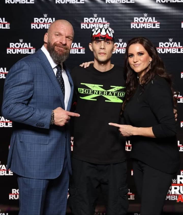 TheBalorClubGuy's tweet image. I've now taken a picture with
the real Triple H and wax figure Triple H.
#TripleH #WWEHOF