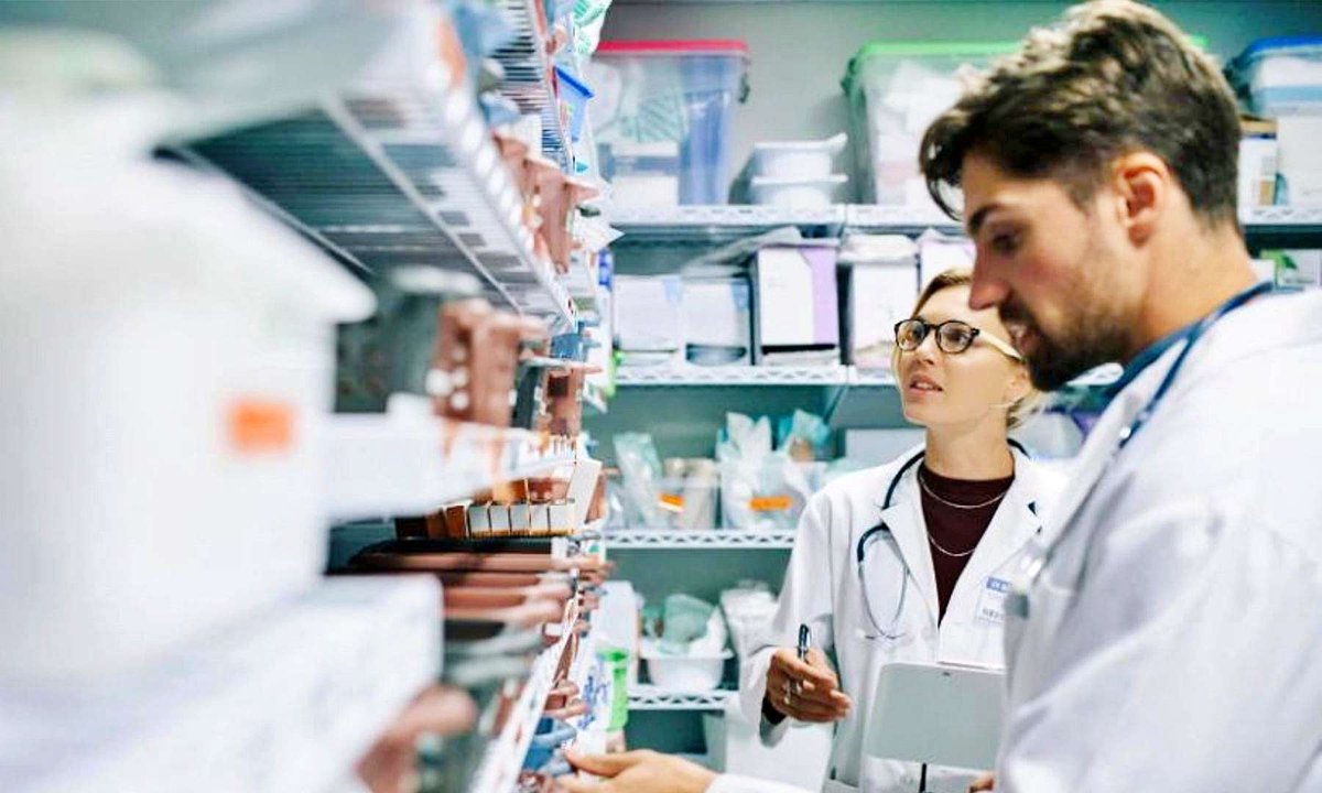 METADE DOS FARMACÊUTICOS ESTÃO "INSATISFEITOS" COM A PROFISSÃO | Mais aqui: radioregional.pt/?p=392083