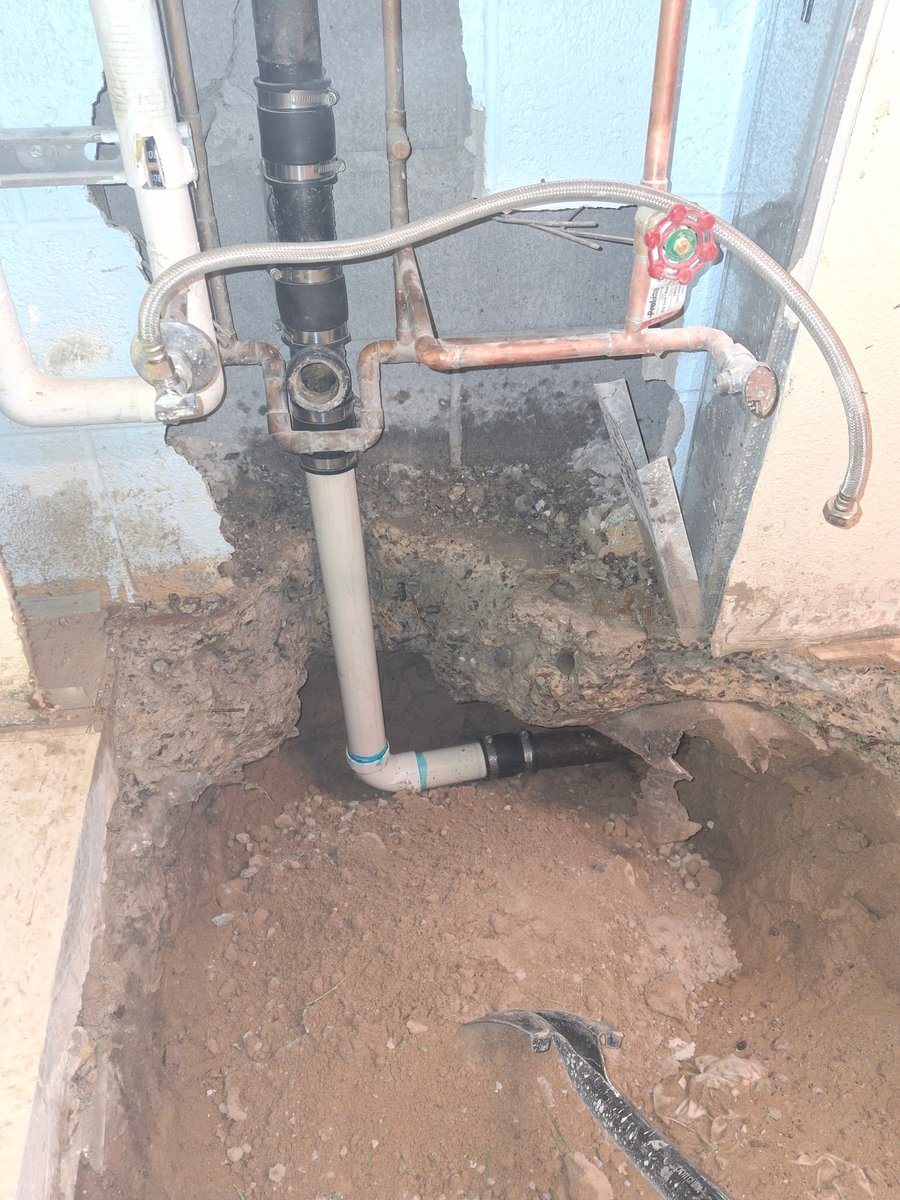 Our Amazing TISD M&amp;O repairing a sewer line