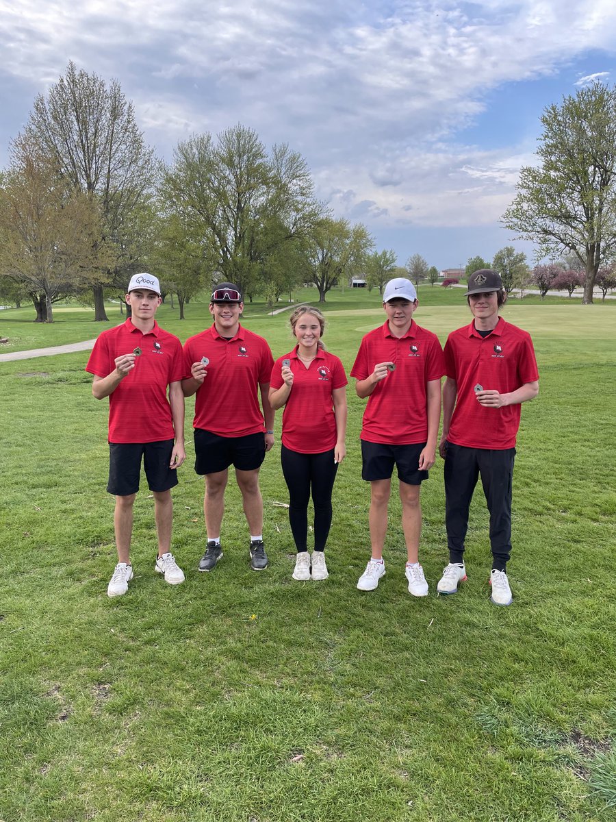 Raider varsity and jv win.  Varsity medalist Greene 37, runner up Walter 37, Streit and Main 40, Victor and Wolfe 42. JV medalist Gourley 44, runner up Drew Graham 46,  JV girls - no team scores Abby Larson runner up medalist with a 57.