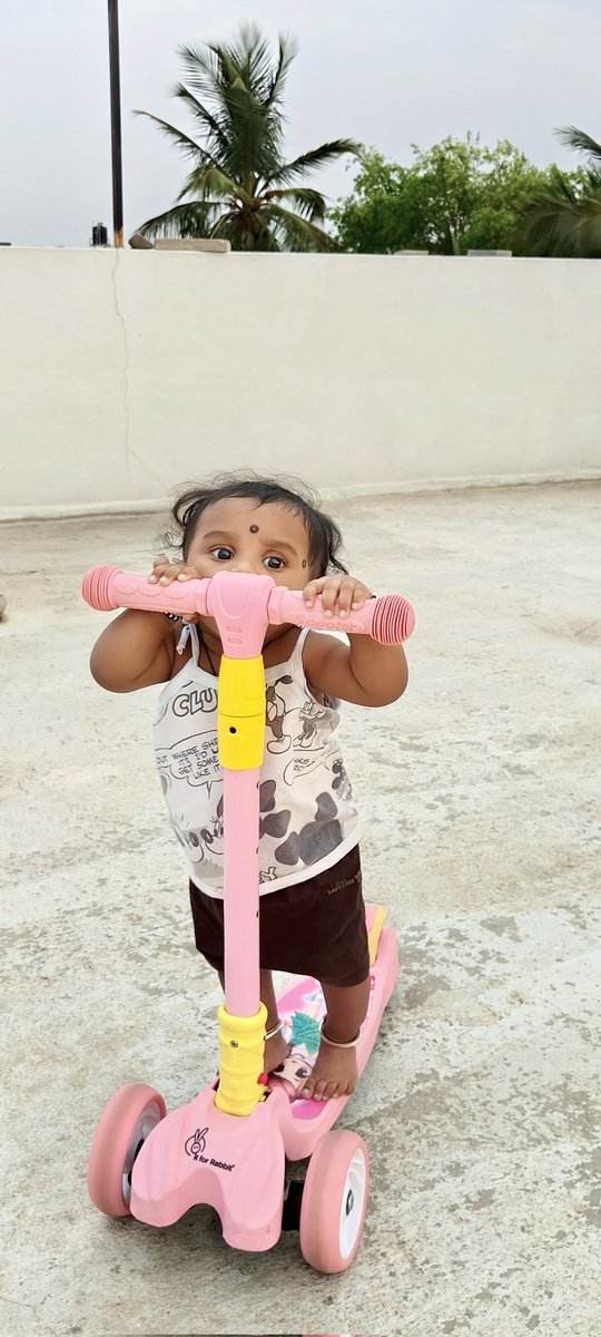 sanziv007's tweet photo. When I was young dad trained me to drive now to the grandson 🥰 https://t.co/2fGfQFBr3c