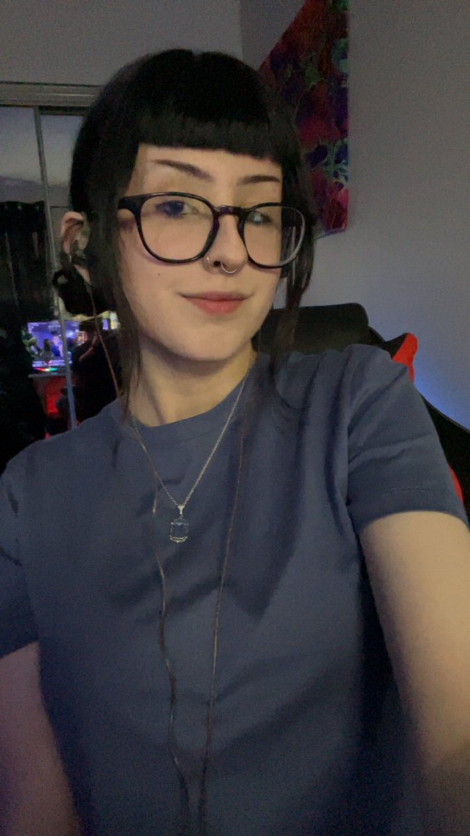 https__asher's tweet image. live now playing scum 🧟 

twitch.tv/https_asher