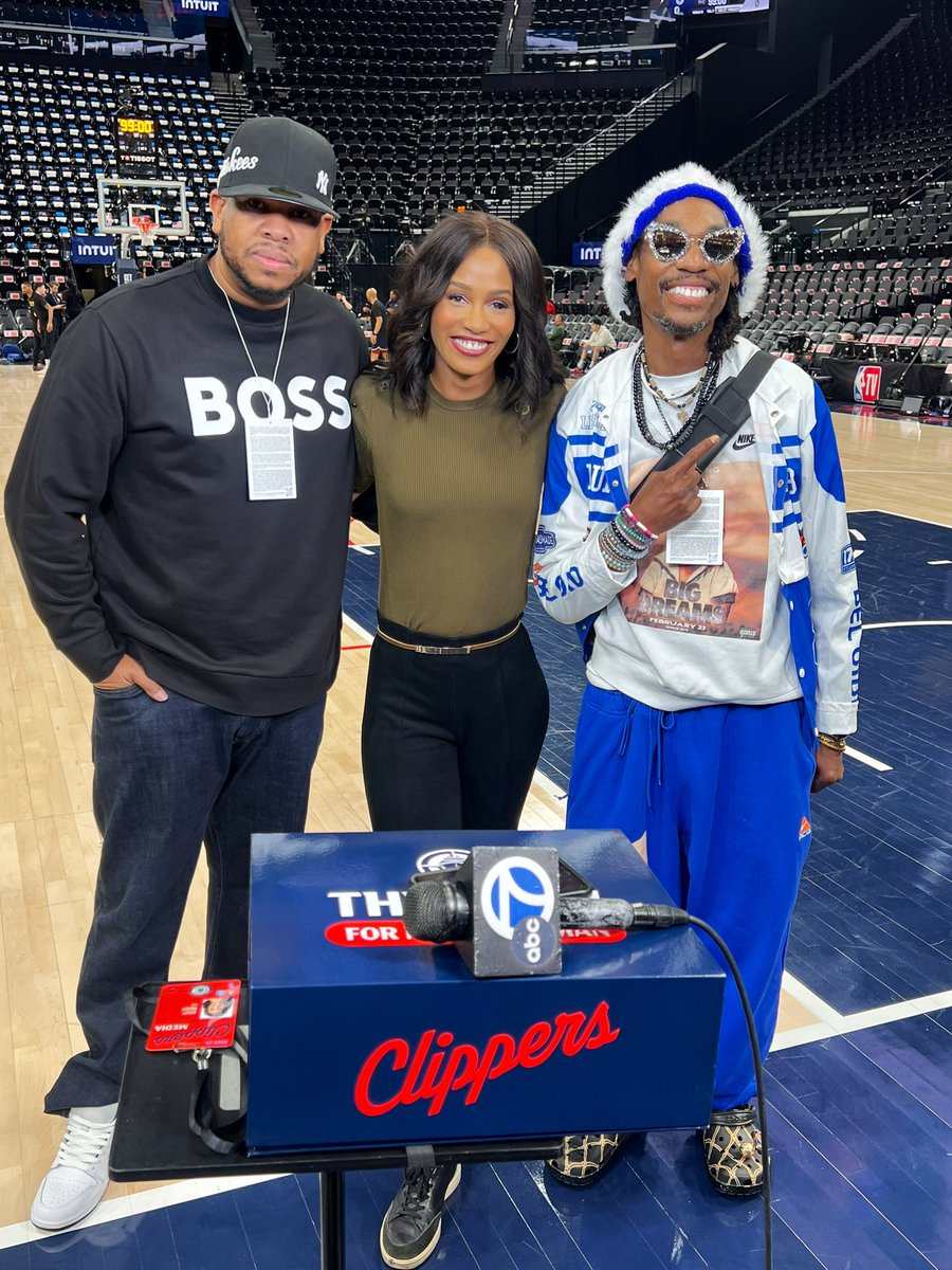 abc7ashley's tweet image. Not me being photobombed by the Ying Yang Twins during my live shot and me being oblivious 😂😂😂😂
They’re ready to perform tonight during halftime! 🎤 #ClippersNuggets #Game3
