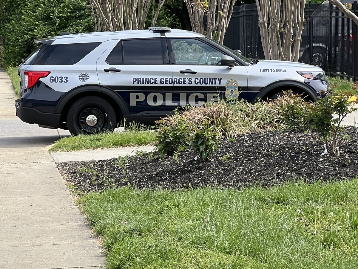 TimReidReporter's tweet image. MAN SHOT AT MOTEL 6 IN PRINCE GEORGES COUNTY At 1:40 p.m officers responded to Hampton Park Blvd for a shooting. officers located a male victim suffering from a gunshot wound appearing to be non-life threatening. Police say it appears to be domestic-related.