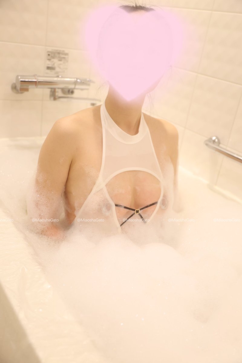 第一次尝试泡泡浴，今日心愿已达成✅
@SexytoBaby 
@SexytoLady 
@SexytoDoll 
@SexytoGirl https://t.co/PNajPl9MS9