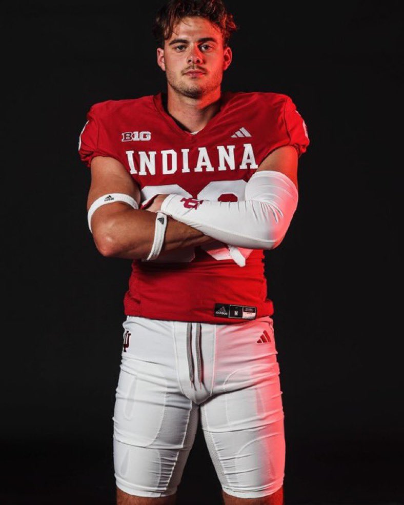 UpNextTransfer's tweet photo. Coaches, @HaupertLuke is a 6’0”, 178 lb QB from Indiana with 4 years of eligibility. Young arm in the portal with scout film directly on his profile for evaluation. Plenty of time to develop in the right system. Check him out! #UpNextAthlete

➡️ https://t.co/7hbCsnZvc5 https://t.co/RyTsoXuhHE