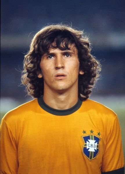 AnamnesisF's tweet photo. Some players aren't good scorers, others aren't good assisters, others aren't good playmakers, others aren't good dribblers, others aren't good at set pieces, others aren't good at heading, but Zico is very good at everything. https://t.co/cKaUsni5Z6