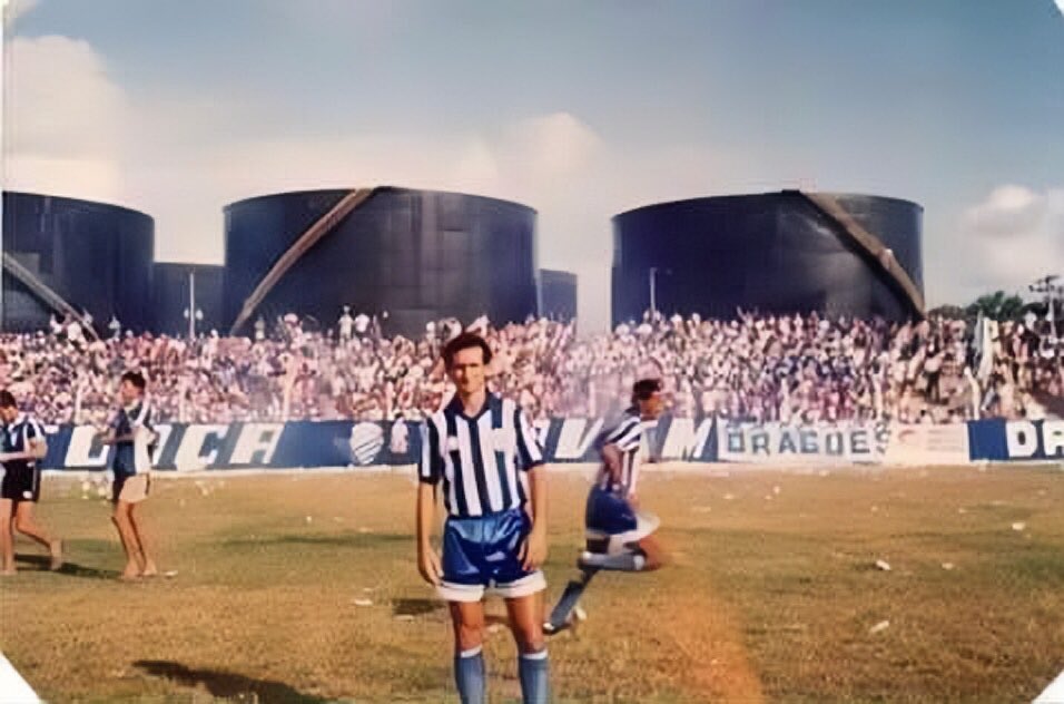 mancha__csa's tweet photo. 📸 Força Jovem-CSA e Dragões Azulinos na Pajuçara, ano de 1992.
Da fusão das torcidas organizadas força jovem do CSA e dragões azulinos, nasceu o G.R.E.C.T.O. MANCHA AZUL
#csaoficial #torcida #azulão #nordeste #velhaguarda #alagoas #maceio #csa #futebol https://t.co/kQ90f0L4UF