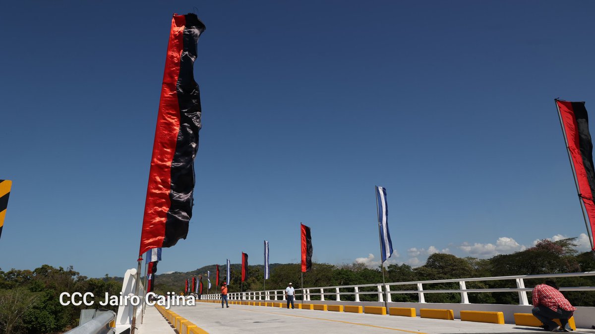 El Gobierno de #Nicaragua 🇳🇮, a través del Ministerio del Transporte e Infraestructura, inaugura la Construcción del “Puente Sapoá”, una obra de 122 metros, en el municipio de Cárdenas, Departamento de Rivas.
🎊🎊♥️🖤
CCC/JairoCajina
#SomosUNAN
#FSLNAbrilVictorioso