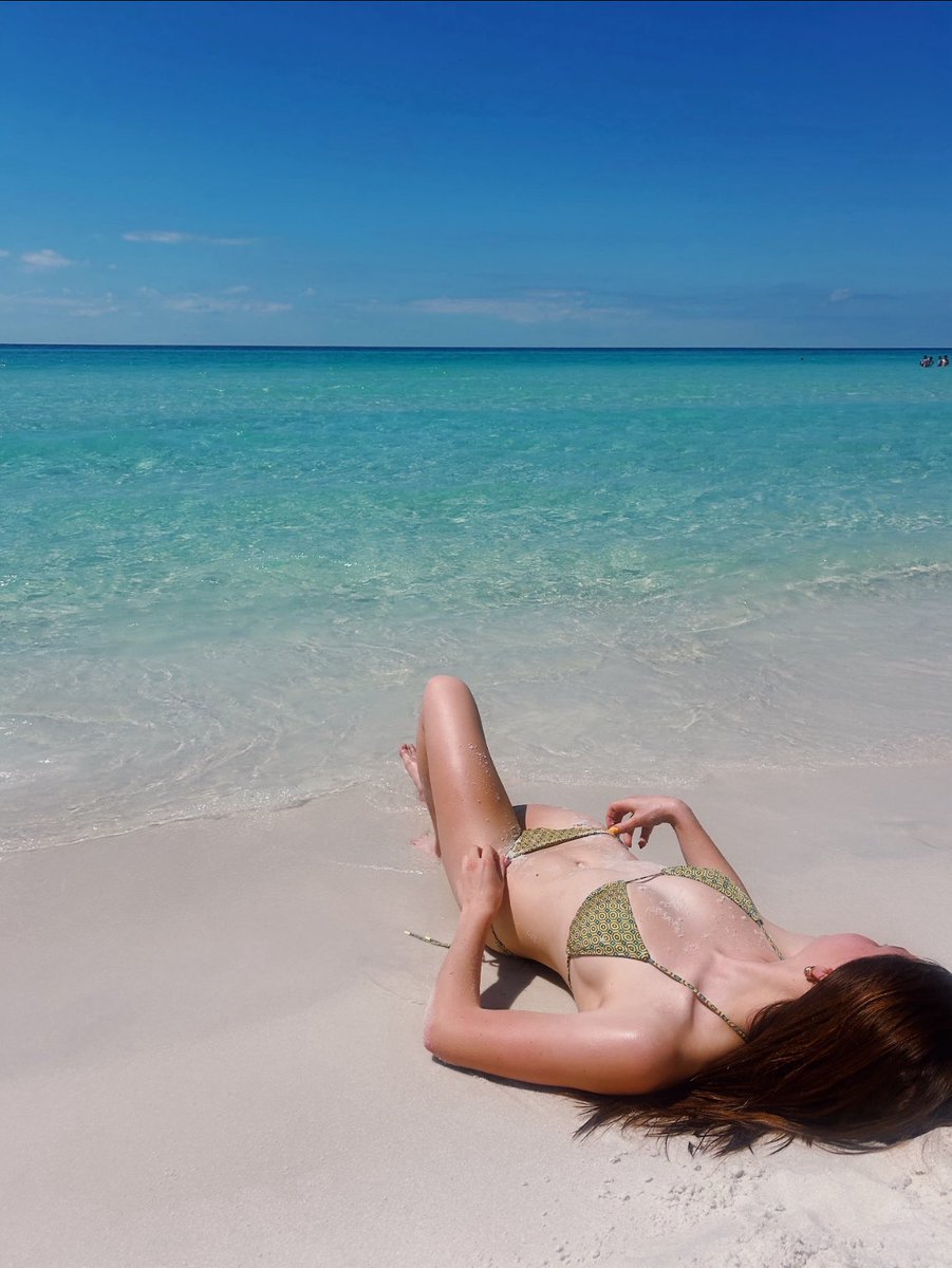 snowiestuger's tweet photo. #milf #hot #hotgirl #girl #sexy #teen #outfit #bikini #beach #beachday #public #porn https://t.co/o47hlr6nnd