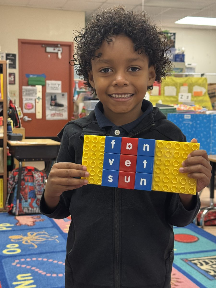 Making CVC words and being able to read them! <a href="/DavidLawrenceK8/">David Lawrence K8</a>