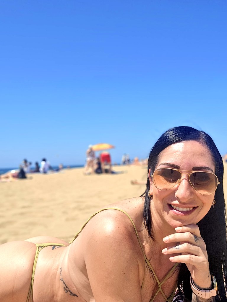Yasmina37639727's tweet photo. ❥❥❥𝑫𝒊𝒔𝒇𝒓𝒖𝒕𝒂𝒏𝒅𝒐 𝒅𝒆 𝒎𝒊...🌊☀️😍
#diadeplaya #maspalomasbeach #playaysol #siempreyo #fotografia https://t.co/xk9LfTdvy8