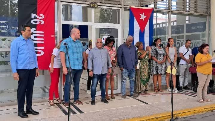 Eldisjvc's tweet photo. Presidida por @E_RdgzDavila, Ministro, @KatiaLabrada1, S/G del  #SNTTP y Edelma Lavadi Veitia, 1ra.Sec. del @PartidoPCC #Guanabacoa, se celebró la Plenaria por el #1Mayo del sector del transporte. 
Presentes los trabajadores de @EmpresaSUMARPO de @GemarOsde.
#PorCubaJuntosCreamos https://t.co/XUKztZU86Y