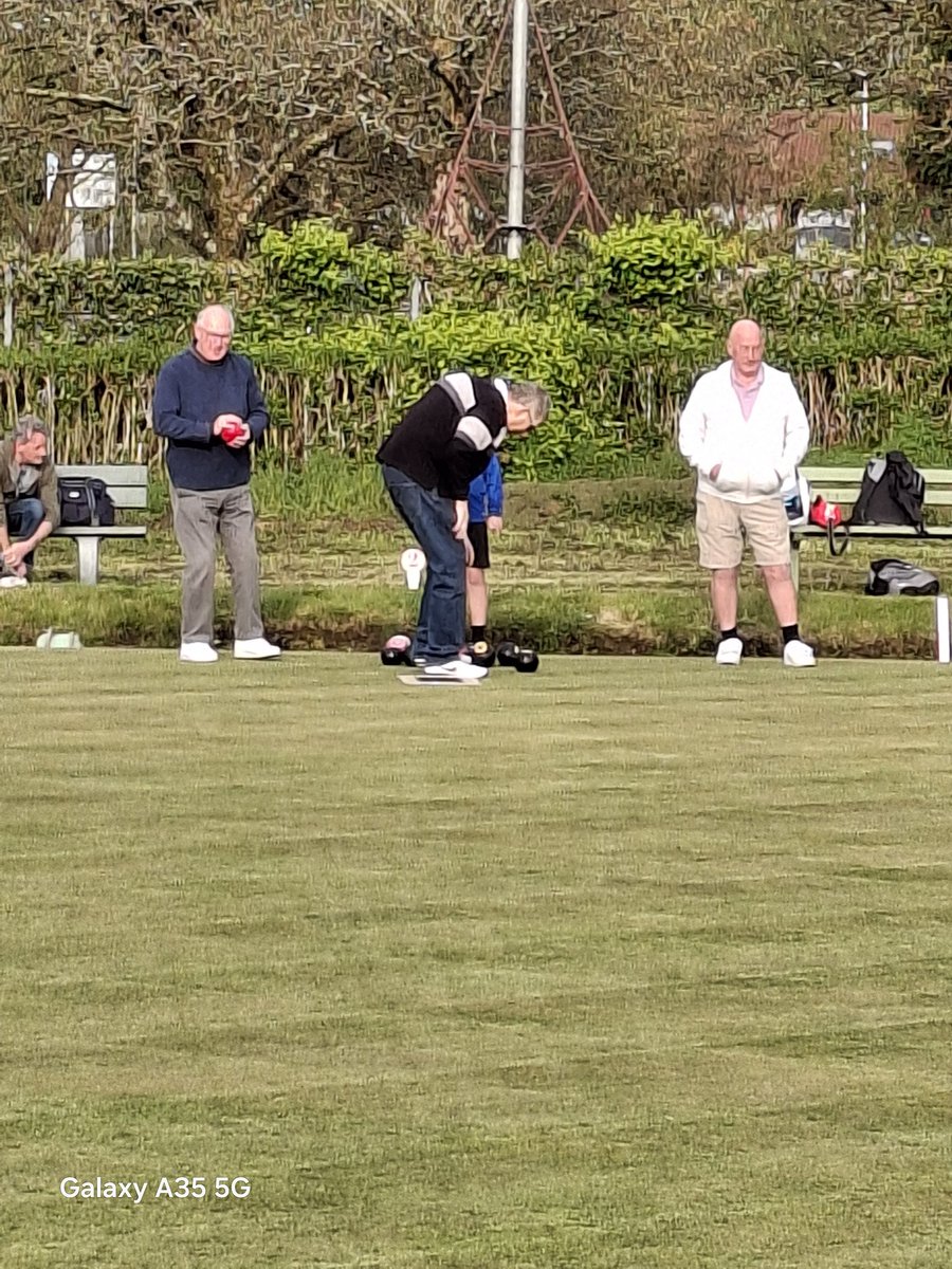 Bonymaenbowls's tweet photo. The green is OPEN! 
13 members came for a roll up, including 10 year old Henry Brooks.
Green was in good condition and played well. 
All were in cracking form!! https://t.co/FxVjdQ0idS