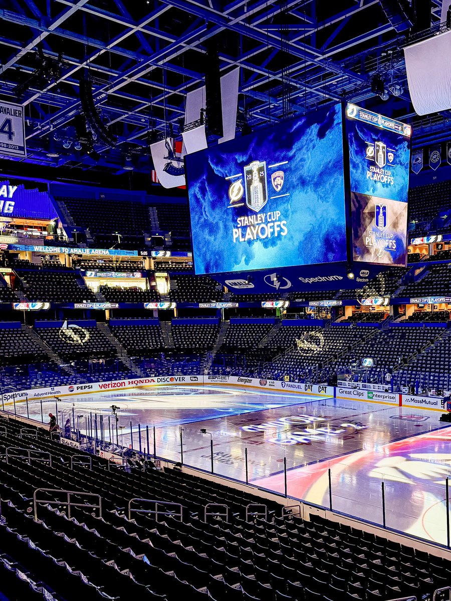 Diandra Loux tweet media