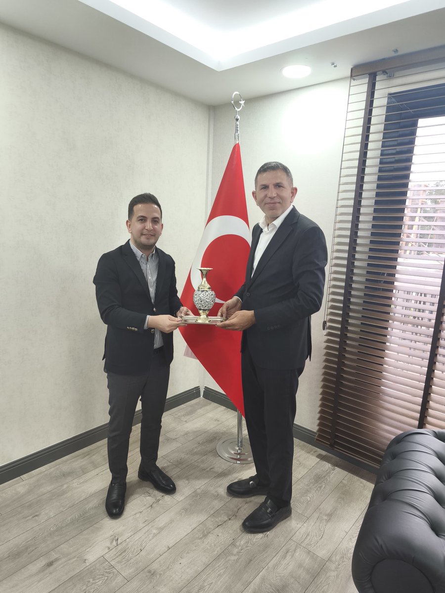 HAK-İŞ Konfederasyonu Diyarbakır İl Başkanı ve Öz Sağlık-İş Şube Başkanı kıymetli kardeşim Sn. <a href="/akuzum_mehmet/">Mehmet Aküzüm</a> ve yönetimini misafir ettik.

Değerli başkanımız ve yönetimiyle, örgütlenme hakkı çerçevesinde örgütlenme bilincini ve zeminini artıracak işbirliği çalışmalarını tesis