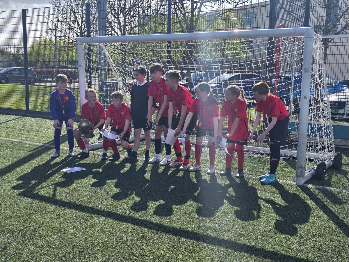 TEAMPEGW's tweet photo. We would just like to thank our cluster primaries for supporting our leaders in their placements &amp; events. We greatly appreciate this. We hope you all enjoyed yourself today, we certainly did @SpringsidePS @DreghornPrimary @glebeps @Lawthorn_PS  @Greenwood_Acad  #ballers #sunsout https://t.co/WqbBZRQHhB