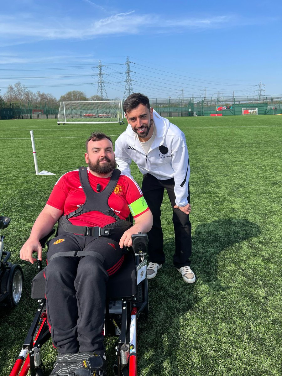 Thank you <a href="/B_Fernandes8/">Bruno Fernandes</a> 🤝

Privileged to share this message on what Powerchair football means to us all. From the kid who thought he’d never play football, to being captain of Manchester United. Every kid in a wheelchair deserves to dream, hope other clubs follow our lead🔴