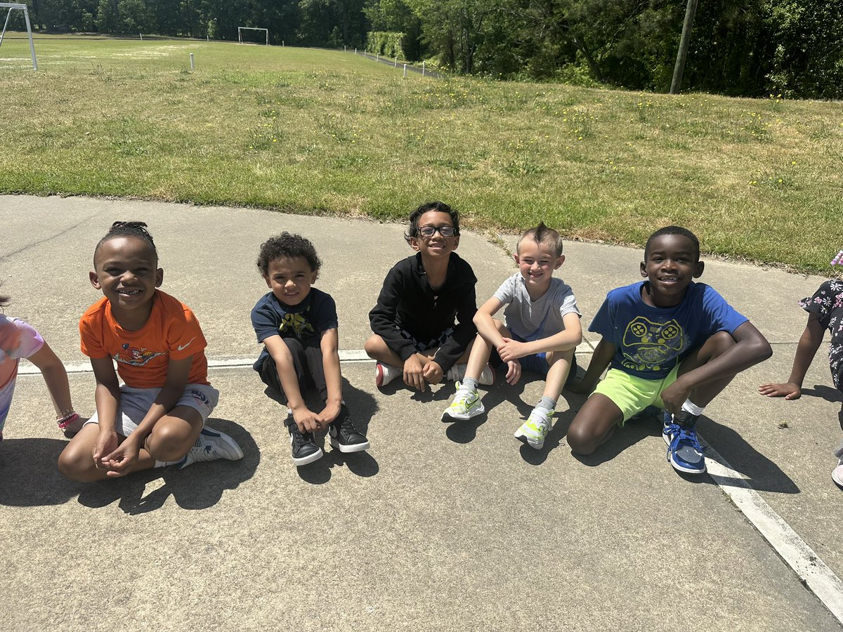 MsPoteat14's tweet image. Experiment Day! 👩‍🔬🧪 @RTEFlightStatus @RichlandTwo