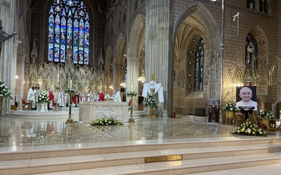 thomasohanlon's tweet image. A beautiful Requiem Mass tonight in Armagh for our Late Holy Father Pope Francis.  A very personal and fitting homily by @ArchbishopEamon Martin challenging us all to live as Pope Francis did.  Archbishop Martin spoke so eloquently on behalf of us all.  Thanks to all involved.