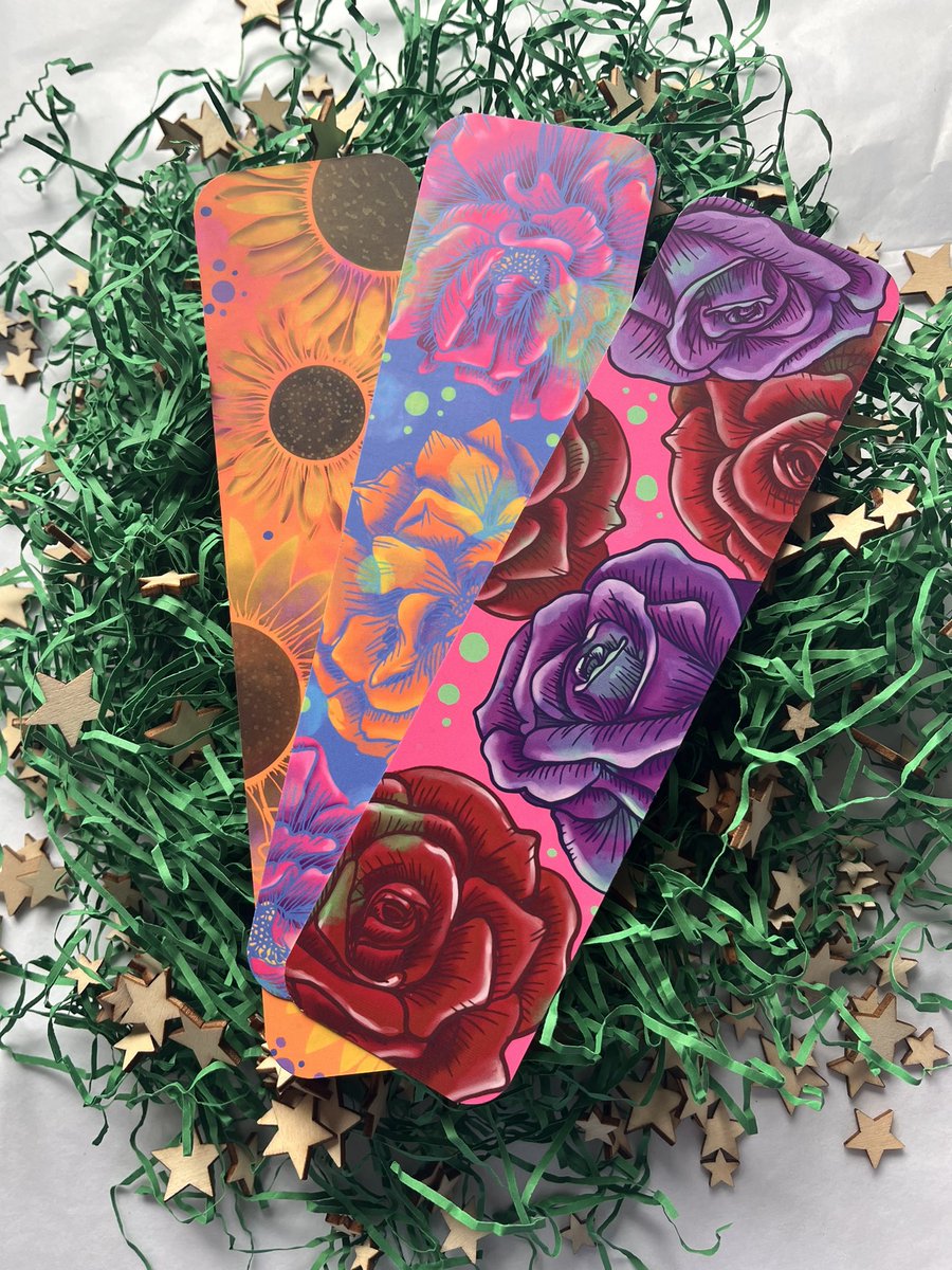 Bookmark archive is open for the next 24 hours to the public. This will only ever be opened twice a year ! 

Grab your favourite but be quick as once they’re gone, they’re gone for good! 

UK only I’m afraid. Shares appreciated 

bookmarkedbychris.myshopify.com/collections/bo…