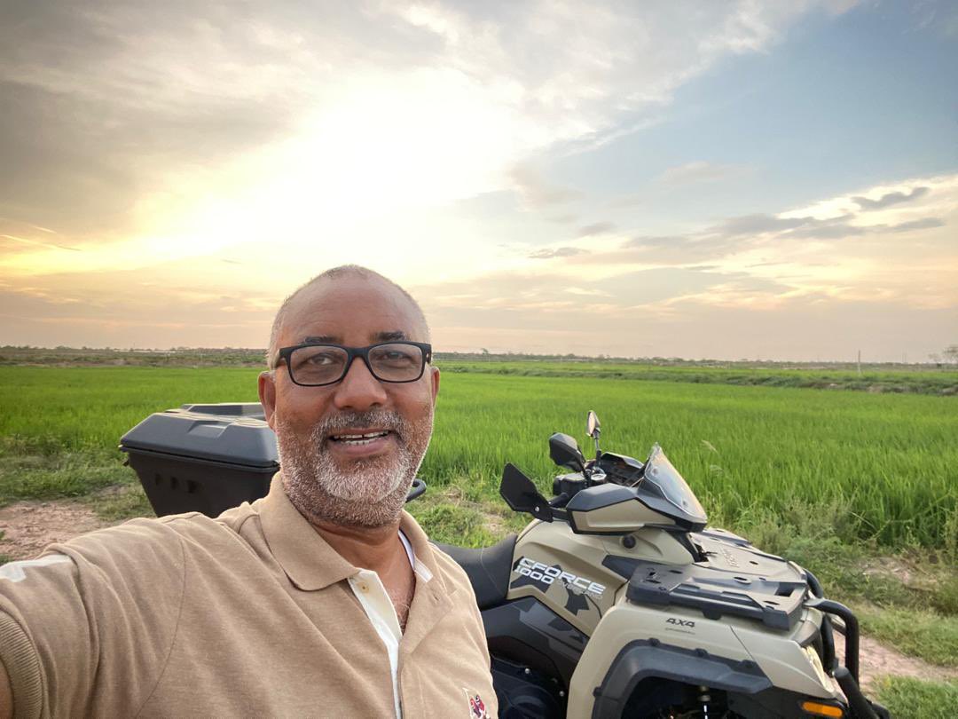 As part of my familiarization tour to MiDA Agriculture Enclave in Kwahu (Afram Plains), I visited Kingsley Kwame Awuah-Darko  at his rice farm. 

Massive investment!!!👏🏿👏🏿👏🏿👏🏿