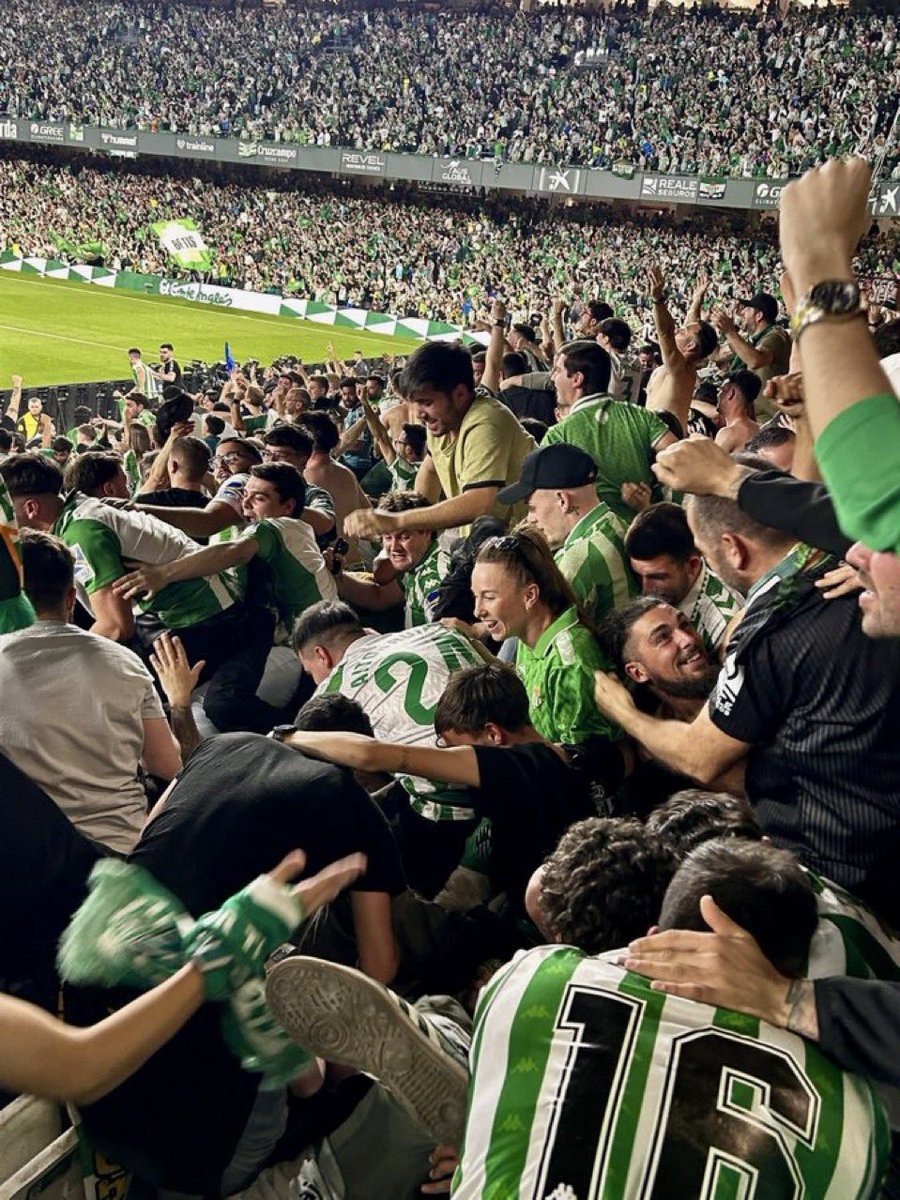 Hoy ganas 5-1.

25 sobre 30 puntos en La Liga.

8 victorias, 1 empate (en casa del líder) y 1 derrota en los últimos 10 partidos de La Liga.

En semifinales de la Conference.

Este Betis es un espectáculo.

Viva el Real Betis Balompié.