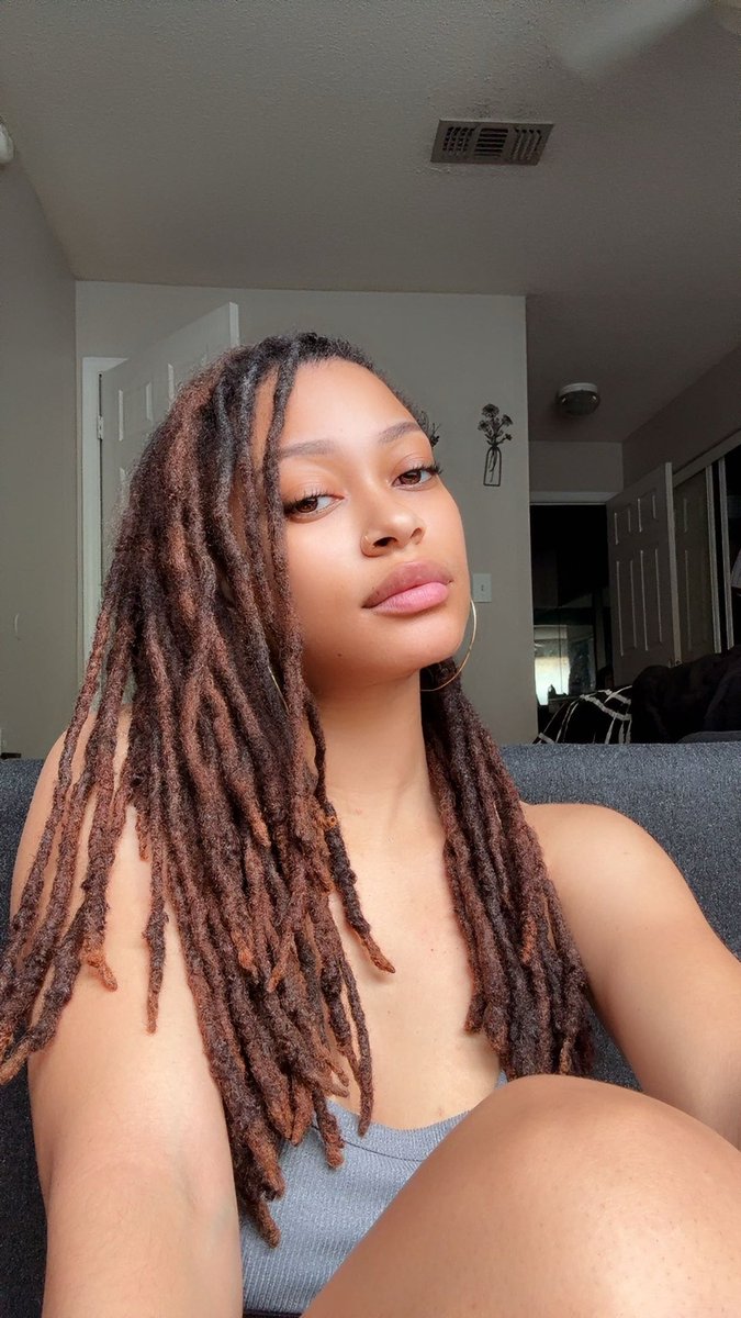 SimplyParisb's tweet photo. almost 4 years loc’d wbu? 🌱 https://t.co/4zkFjZElIc