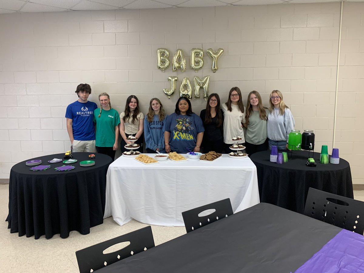 courtt_lanee's tweet image. My FCCLA/Event Planning students did a great job of planning, preparing, and hosting a baby shower for Mrs. Jenny Goad Yearby’s Human Body class. All donations were given to @savalifebham. @OakGroveTigers @JEFCOED @JEFCOCareerTech @jefcoed