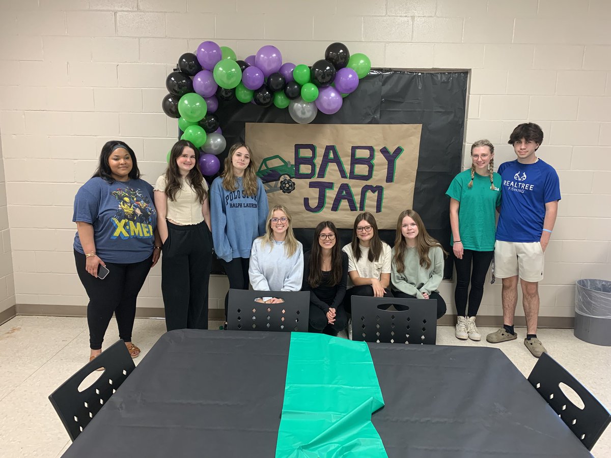 courtt_lanee's tweet image. My FCCLA/Event Planning students did a great job of planning, preparing, and hosting a baby shower for Mrs. Jenny Goad Yearby’s Human Body class. All donations were given to @savalifebham. @OakGroveTigers @JEFCOED @JEFCOCareerTech @jefcoed