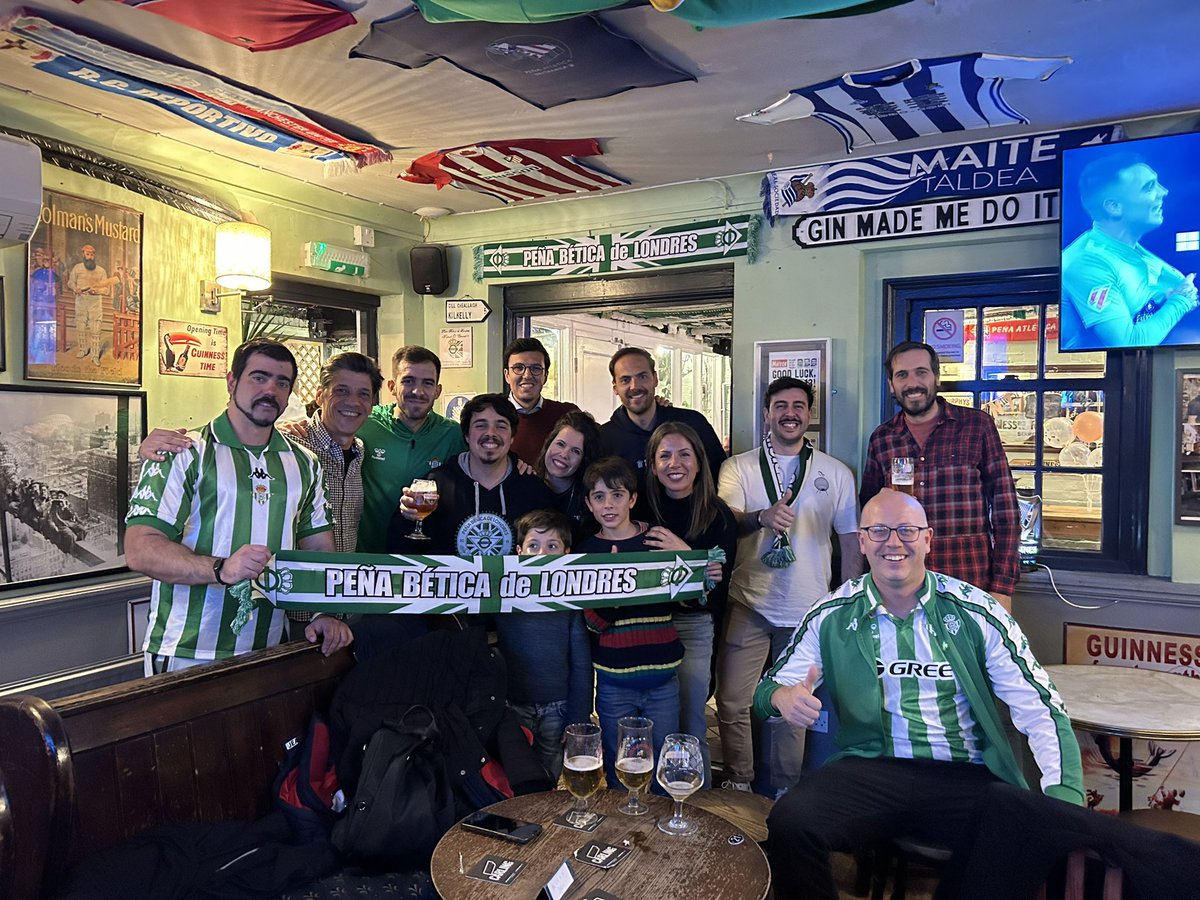 Este Betis nos está llevando a la gloria💚
London is Green &amp; White !!!!!
