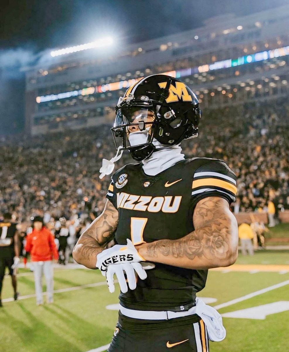 Thank you to my teammates, coaches and family for helping me earn an offer from the University of Missouri!

<a href="/coachalpogue/">Al Pogue</a> <a href="/CoachDNic/">Derek Nicholson</a>