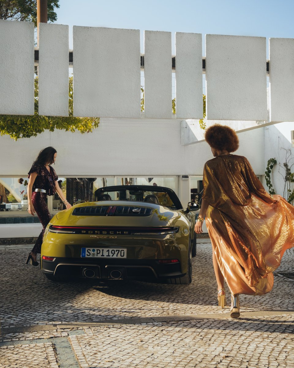 We invite you to go retro. Experience the 911 Spirit 70 — a